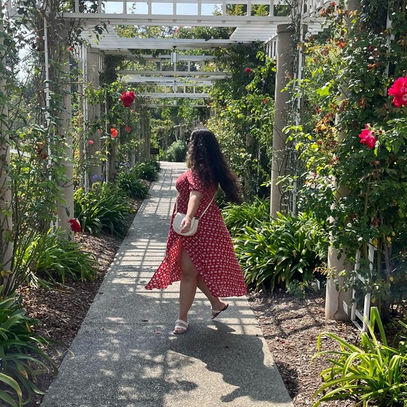 Welcome to my closet 🦋 - Picture 7 of 16